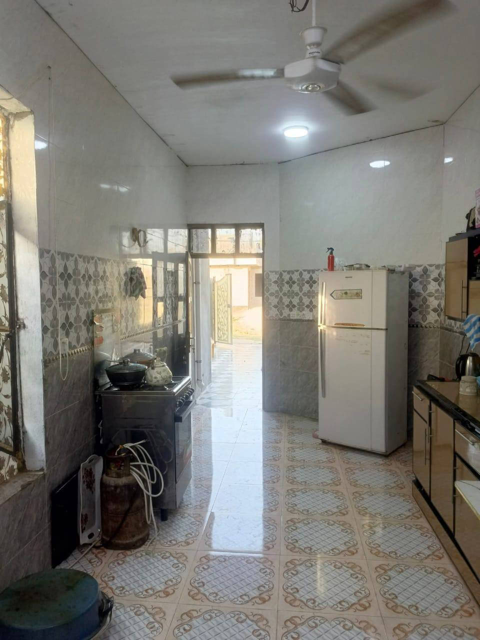 🏡 دار للبيع – فرصة مميزة في الرمادي / الصوفية – بداية منطقة البوسودة

🔹 المساحة الكلية: 260 م²
🔹 جنس العقار: طابو زراعي – تحويل مباشر
🔹 نوع البناء: بلوك مضغوط

مواصفات الدار:

غرف نوم: 2

صالة واسعة

استقبال

مطبخ

كراج + حديقة

مجموعة صحيات داخلية وخارجية

📍 الموقع مميز ضمن منطقة سكنية متكاملة، تتوفر فيها كافة الخدمات من ماء وكهرباء وتبليط ومدارس، مع بيئة هادئة ومناسبة للعوائل.

💰 #السعر: 75 مليون.

للمزيد من التفاصيل يمكنكم زيارة مكتبناا مكتب العين العقار ع شارع 40 مدخل الصوفيه الثانية 

***********
***********
***********
