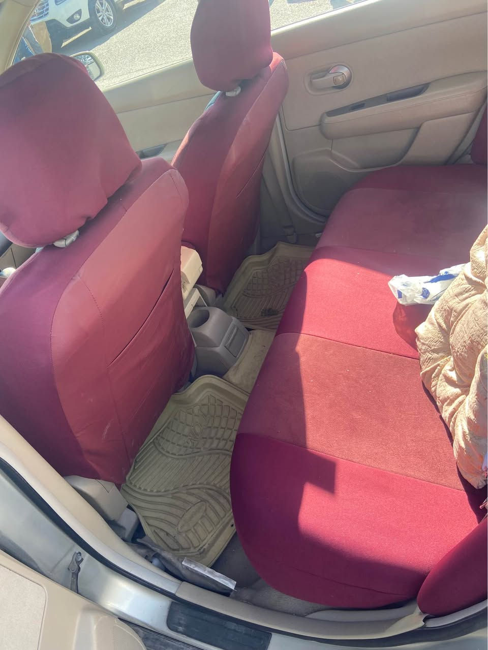 السلام عليكم 
تيدا 2008 للبيع جنطة 
سيارة جاهزه من جميع النواحي تشغل وتمشي 
سنوية جديدة باسمي تحويل او وكالة حاضر 
هزه جديده 
تخم تاير جديد
تبديلة دهن جديدة 
المكان سليمانية 
سعر 77 وبيها مجال 
***********هـ السليمانية, العراق
