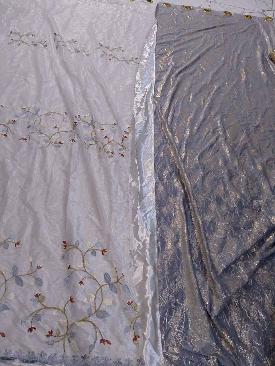 برده 3قطع لون رصاصي  القطعه  متر ونص. شامو قطعتين قطعه تول 
مستخدمات قليل كلش نظيفات السعر 25يوجود توصيل


**إذا كنت صاحب هذا الإعلان وتريد حذفه لأي سبب، رجاءا أرسل رسالة إلى الدعم الفني**
