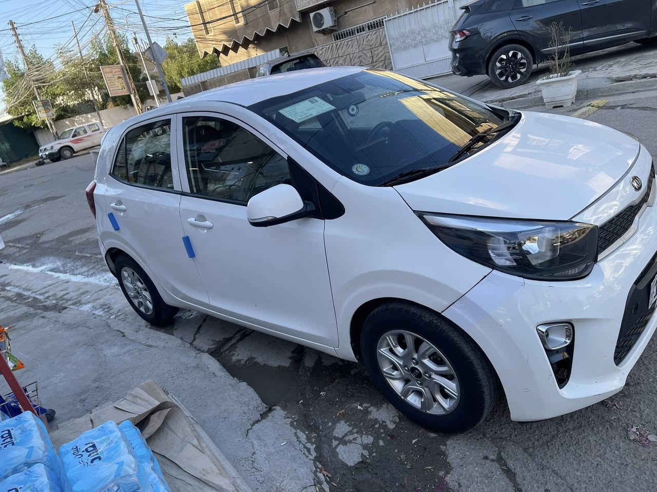 السلام عليكم
سياره بيكانتو خليجيه موديل 18 بأسمي سياره بيها صفحه وجاملغ الايسر مصبوغ وبيها بارد بلقماره سياره مناقصها شي جديده ماشيه 55 
العنوان بغداد حي البنوك
السعر 75
للاستفسار ع الرقم ***********
