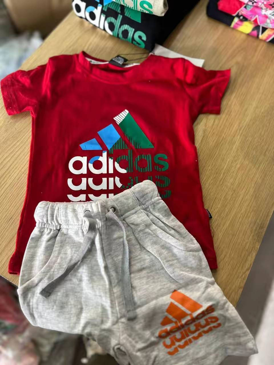 متوفر جملة بات بات خامة ناعمة قطتيه 100^ باركود 
اعمار من ٤ الى ١٢ سنه 
سعر القطعه  الفين ونص فقط جملة
تواصل على الرقم  ***********
