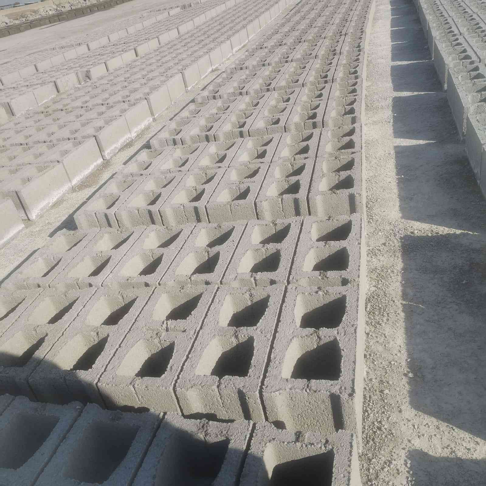 🏗️ تبدي تبني؟ خلّي أول خطوة تكون مضمونة!
الأساس القوي يبدي من البلوك الصح  ✅

🧱 بلوك درجة أولى، مفحوص ومجرب
✔️ شغل نظيف بمواصفات هندسية ومختبرية
💵 السعر: 450 ألف لكل ألف بلوكة –مطروح ب المعمل 

🚛 نقل ويـّا رافعة بنفس الوقت
🔹 نرفعلك البلوك للطابق الاول
🔹 نوزعه على البتلو داخل الغرف
🔹 نوصل حتى السياج
🎯 وين ما تكون ب(ديالى وبغداد) راح نوصلك!
💧نوصلك باللوري وبسعار مناسبة 

💬 راحتك تهمنا… ولهذا وفرنالك كلشي حتى تكون بداية شغلك مرتبة وبدون تعب

📞 للاستفسار والتنسيق:
***********
