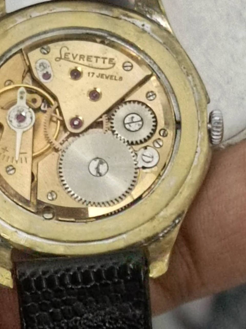 ساعه لڤيرتي سنتر ثواني منفصل قطر 37 سعر 95الف


**إذا كنت صاحب هذا الإعلان وتريد حذفه لأي سبب، رجاءا أرسل رسالة إلى الدعم الفني**