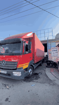 اتیکۆ بۆ فرۆشتن  مۆدیل 17فول مسفات
تبرید دوو تەلقەهاف بۆیلەر قفل اکسل
حاسەو کامیرە خەتی جادیە کامیرەو بەگە 
هەزەو هەوراز هەر 6تایە نویە پشت چووپە 
دەرگای پشتەوەی جەگە سیارەکە 400هەزاررۆشتیە
بۆدی 720درێژە  هەر هەموگیانی بەشەرتی کۆپیتەر سحر275  
   رەقەم تەلەفۆن *********** حینوان اربیل
