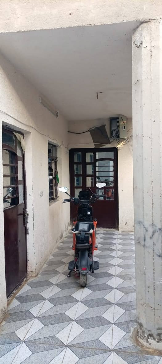 دار للبيع طابو زراعي سند ٢٥ مساحه ٢٣٢ بناء طابوق سقف كونكريت طابق واحد غرفتين و استقبال صاله مطبخ حمام كراج حديقه عنوان بغداد جسر ديالى الزوية 
للاستفسار ***********
