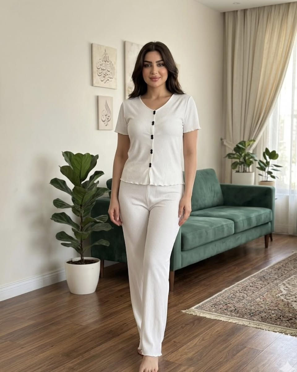 تراك بسيط ونازك بخامه بارده تجنن🦋♥️

عنوان محلنه مجمع روتانا طابق السرداب محل  N S فاشن📍


**إذا كنت صاحب هذا الإعلان وتريد حذفه لأي سبب، رجاءا أرسل رسالة إلى الدعم الفني**