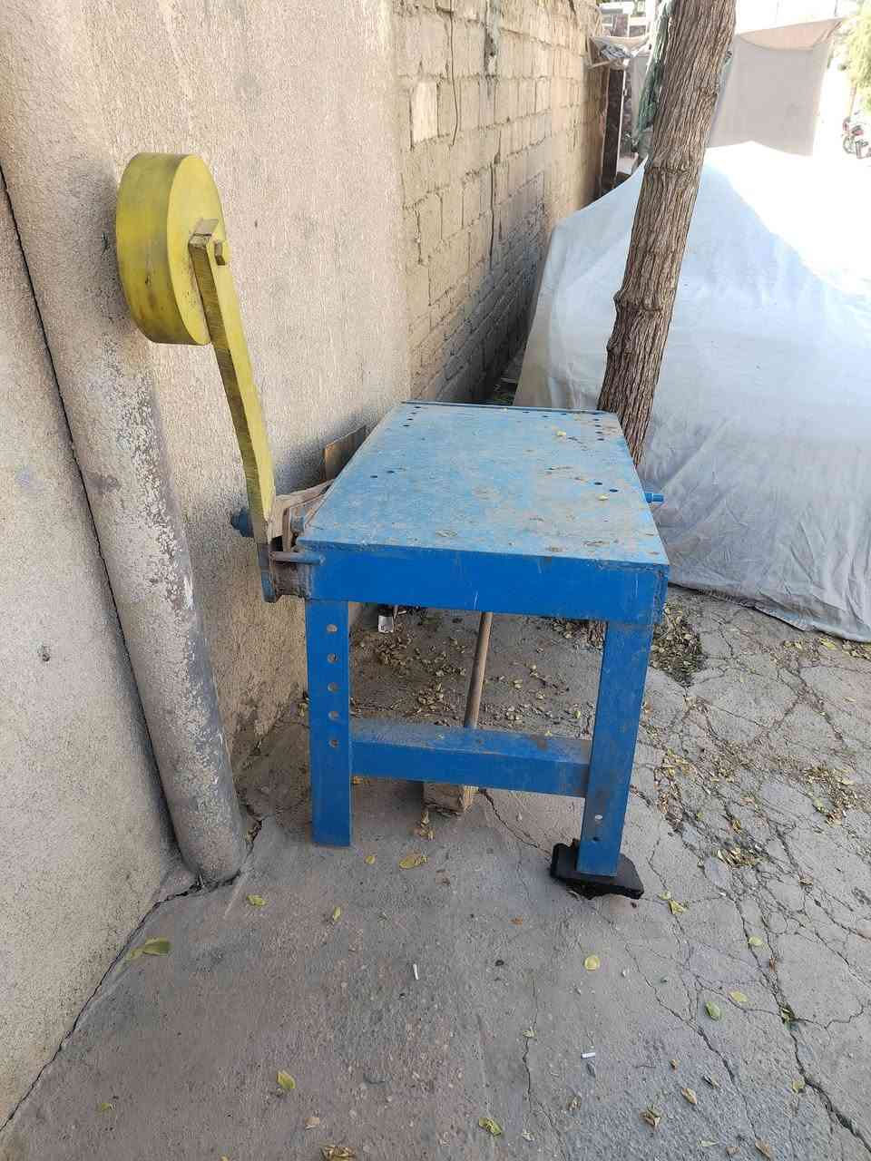 طبر للبيع
***********
