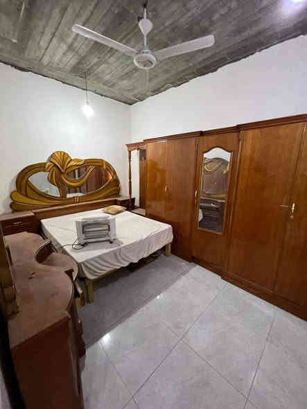 ياالله سلام عليكم توفر بيت بمساحه 120 متر العنوان الجزيره الفيروزيه مقابيل شارع16 البيت قاط ونص يتكون من 3غرف وديوانيه ومطبخ وصاله المشتري ياخذ نسخا من طابو وكالت محكمه ومكاتبت مكتب السعر 60 وبي مجال الستفسار***********
