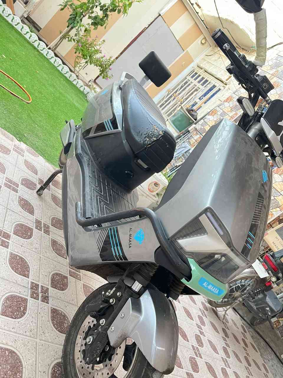سلام عليكم دراجه شحن للبيع بطاريات جديده كلش نظيف ***********
