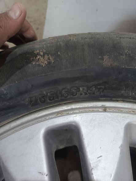 السلام عليكم يوجد تاير و يل ودعاميه ولويات ودبل هيدروليك وقبق بانزين كامل ومكينه لاندكروز مكان بغداد 
***********
