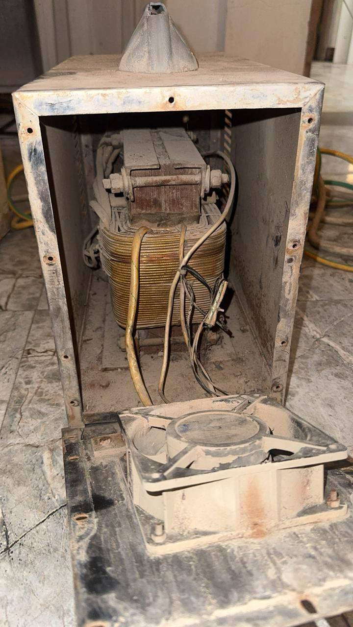 السلام عليكم ..طباخ كريازي شغال كلشي بي ..مابي اي عطل سعره 125 وبي مجال
غساله هينسون .فول اوتماتيك ..تشتغل صفحه وحده ..ما اعرف شنو عطلها ..ابيها عله عطلها 125 وبيها مجال 
مكينه لحيم وسط شغاله نوع القديم ..100وبيها مجاد 
ماطور فان مكيف جديد بعده بلفلين ماله سعره 50 المكان الخطيب الزراعي 
***********

