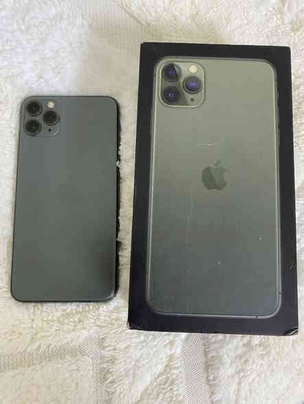 ايفون 11 برو ماكس زيتوني وتر بروف
بطارية 72٪؜
ذاكرة 256
نموذج M
تك سيمكـارت
مفطور قليل من جهة الظهر 
ما داخل تصليح ولا محل صيانة
السعر500  وبي مجال
مكاني بغداد الحبيبيه
*********** التواصل واتساب فقط
