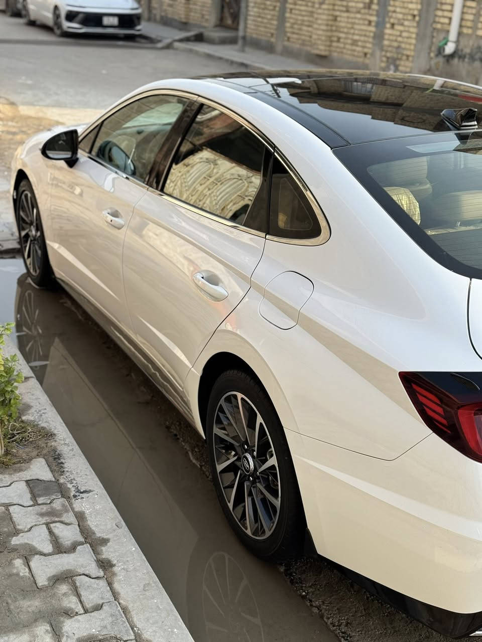 السلام عليكم 
سوناتا 2023 خليجي اصل ( كتابه عربي ) 
ماشيه 53  km
فول مواصفات 
بانوراما  
بردات خلفيه 
حساس مطر 
سايد بريك بصمه
صندوق ذكي 
ترحيب عند الاقتراب 
كامرا خلفيه
شاحن وايرلس 
دواخل عسلي 
تشغيل عن بعد 
شاشه كار بلي
شاشه تبريد
مري شفط 
5 انظمه قياده 
( Normal, Eco,Sport,Smart,Custom)
ويل 18
مكينه ٢٥٠٠  Mpi
حساسات خلفيه واماميه
تخم تايرات قبل كم يوم وشرط ياباني اصلي 
السبير المقدس ( ما نازل )
بيه كارت كد صبع بالبنيد وبارد كد شبر  فقط   بدون ضربه بدون تعديل بدون تبديل 
السياره استخدام شخصي وبالبيت مضمومه 😁
سياره على وضع الشركه ومي الشركه بيها
السياره رقم شمالي دهوك راعيه ب بغداد وسنويه ل 2028
مكاني بصره / قضاء المدينه 
السعر ٢١٠ وبيه مجال 
***********    محمد
