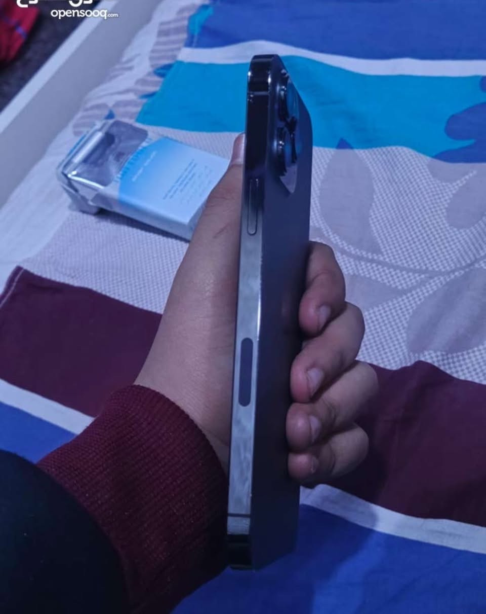 آيفون 13 برو ماكس (نظيف جداً - قمة النظافة)

• الموديل: iPhone 13 Pro Max.
• الذاكرة: 256 جيجابايت.
• نسبة البطارية: 88% (أصلية وتكفي يوم كامل وزيادة).
• الحالة الفنية: الجهاز (ما مصلح نهائياً) ولا مفكوك، شد بلاد.
• النظافة الخارجية: نظيف جداً، خالي من الخدوش أو الفطور.
• الملحقات: (فقط كارتون).

الجهاز شغال 100% وبصمة الوجه (Face ID) سريعة جداً.
• الفحص والتقليب من حق المشتري بأي مكان يعجبه.
السعر المطلوب: 650االف دينار (وقابل للتفاوض البسيط جداً للشراي).
المكان: (البصره حي المهندسين : ).
للتواصل: (***********).
