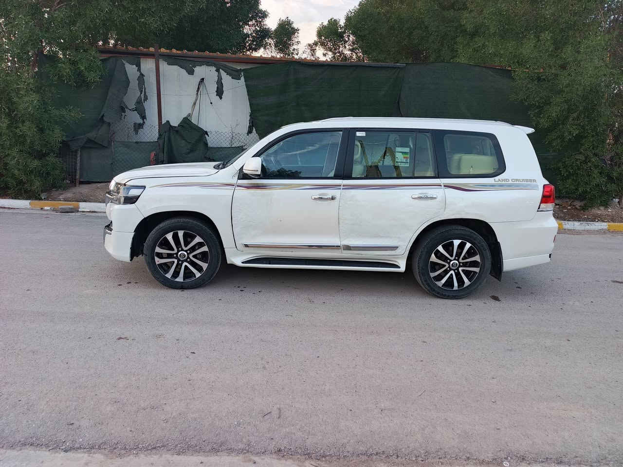 سلام عليكم لاندكروز موديل 2019 رقم سليمانيه تحويل مباشر *********** )(*********** مريميه 6سلند
فول 1ع1 بيه قطعتين لباقي كفاله موجود فيديو واضح لمكان بغداد لسعر 365 لشراي يتصل
