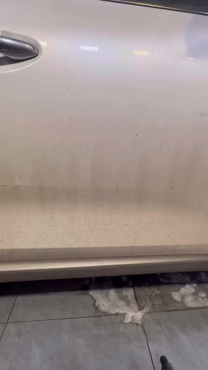 Touchless Shampoo – Professional Car Wash

نظافة قوية بدون لمس!
تركيبة احترافية مركّزة تذيب الأوساخ والغبار بسرعة وتكوّن رغوة فعّالة تنظف الطلاء بأمان بدون خدوش. يمنح سيارتك لمعان واضح ومظهر نظيف خلال دقائق، ومثالي للاستخدام مع الضاغطات اليدوية أو بطل الرغوة.

✔ تنظيف سريع وفعّال
✔ آمن على طلاء السيارة
#منتجات_ومعدات_العناية_بالسيارات


**إذا كنت صاحب هذا الإعلان وتريد حذفه لأي سبب، رجاءا أرسل رسالة إلى الدعم الفني**