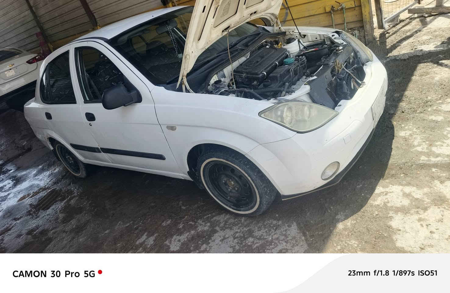 سلام عليكم
طيبه للبيع أو مراوس مديل ١٤ السياره مكفوله من الضربه والفتح 
بيه طخات بسيطه السعر ٣٨ وبيه مجال راعيه يريد مداور مكان السياره النجف الكوفه ‏‪***********‬‏ مكان السياره النجف الاشرف كوفه
