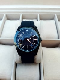 بسم الله الرحمن الرحيم  تحيه طيبه للجميع ♥️  للبيع ساعه فوسيل مكينه رو...