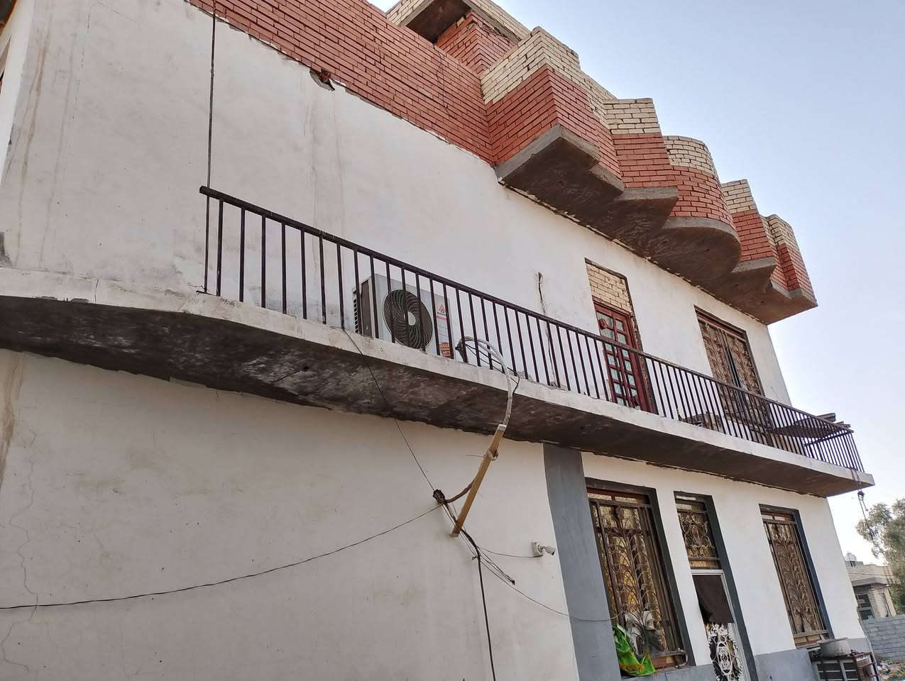 للبيع كربلاء الحر منطقة عرب صالح اليسار  طابو زراعي سند 25 المساحة 200 متر  طابقين دنك قرب المولدة ***********/.     *********** وتساب او اتصال
