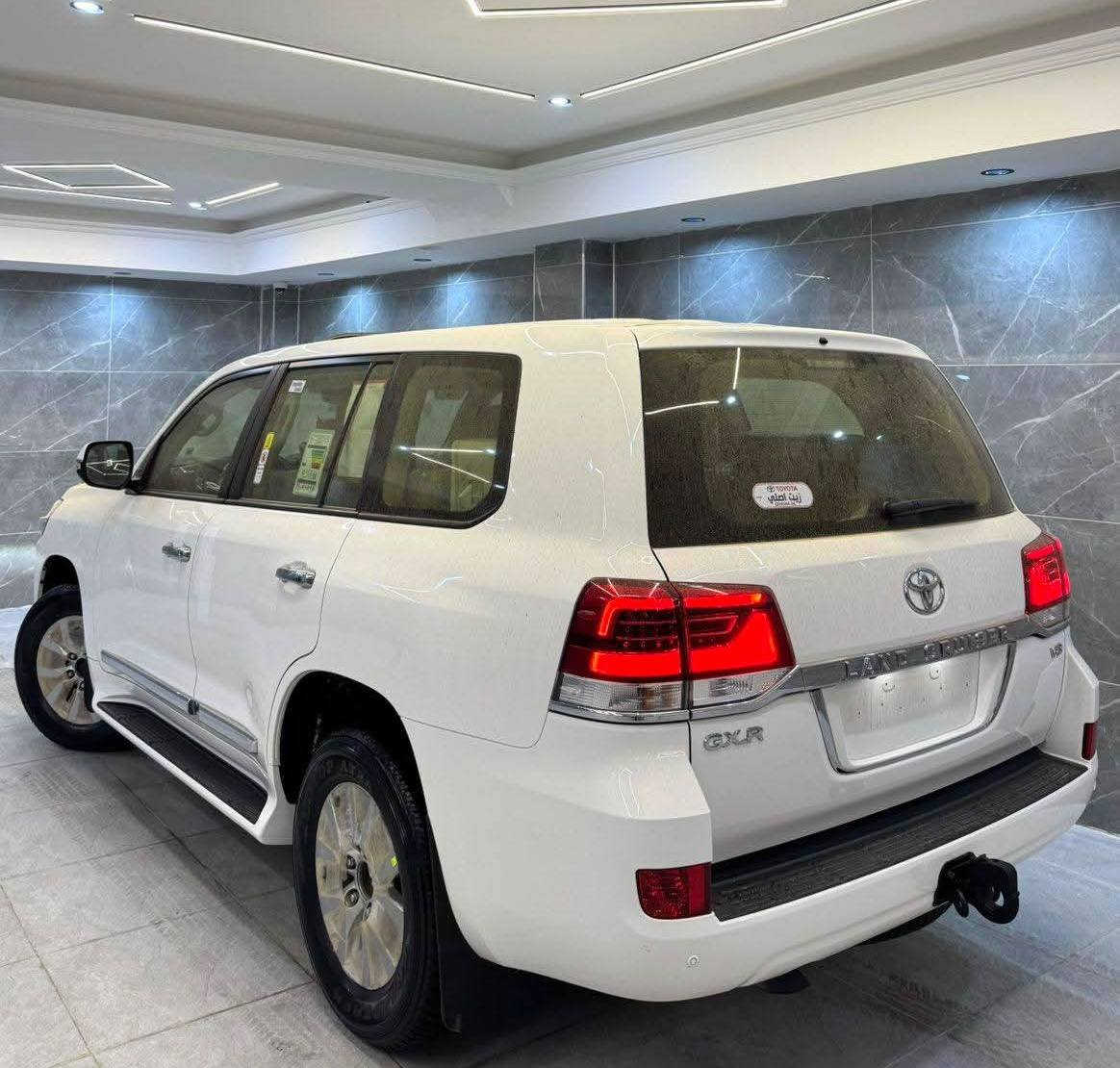 تۆیۆتا لاندکوزەر 2021 GX V8 فول ماسفات 
تەنها 30 هەزار کم ڕۆشتوە 
‎سلاید و سەلاجە 
‎بەسمە 
‎کوشن کارەبا 
‎تەبرید مەرکەزی 
‎کوشن دەفتەری 
‎هۆک و فڵچە و دەبڵ فولیوم 
‎زۆر مواسەفاتی تر….
‎گێڕ و مەکینە بەشەرت نەکراوەتەوە سەوت و بو خاری نیە هەموو گیانی بەشەرت 
‎تاقم تایەی بیلادی لۆکی لە ژیرە

‎شوين : سلێمانی  
‎
***********
