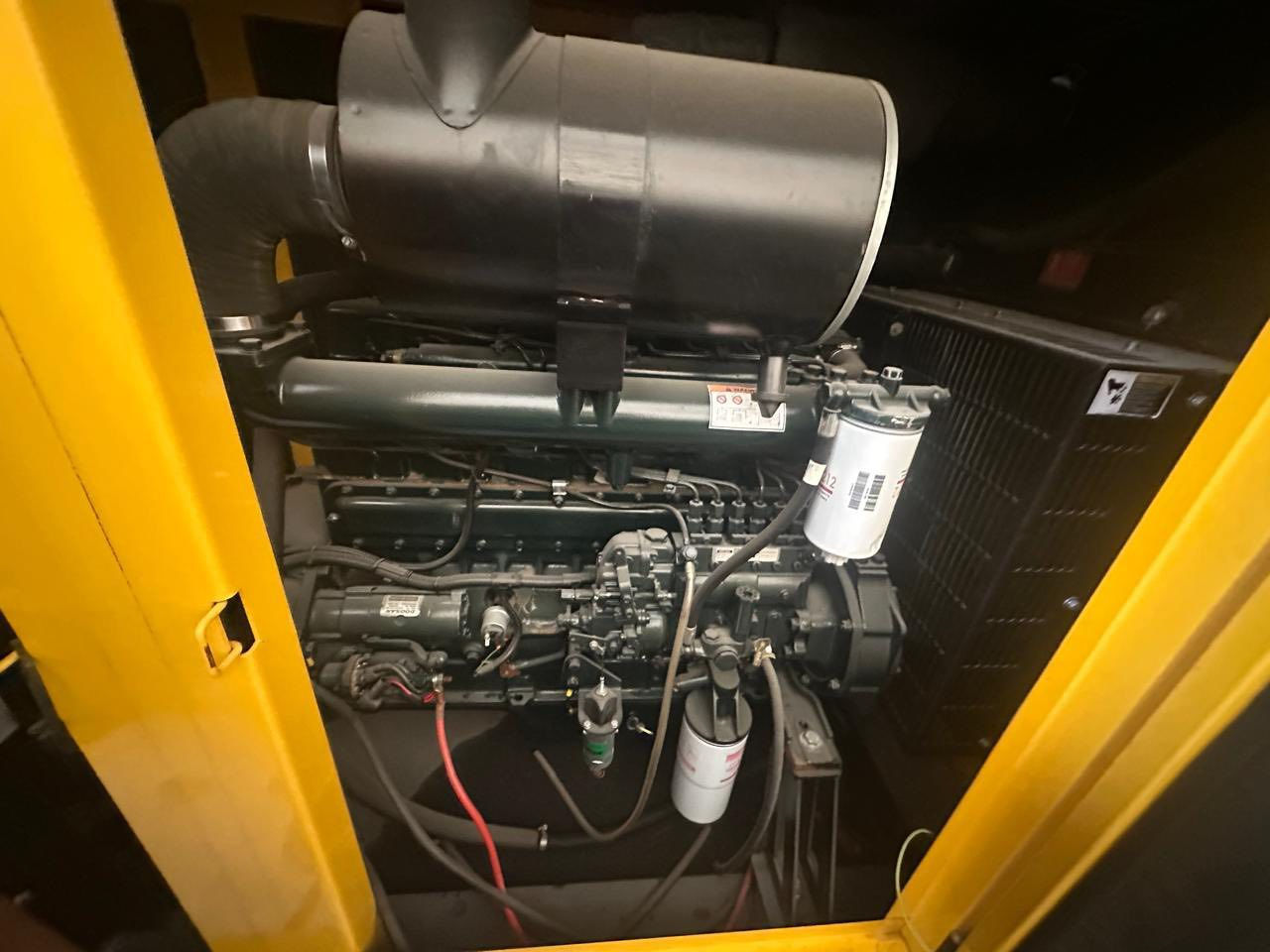 مولده دوسان 90KVA أخت الجديده كاتم أقصى للأستفسار على رقم ‭0772 710 1886‬
