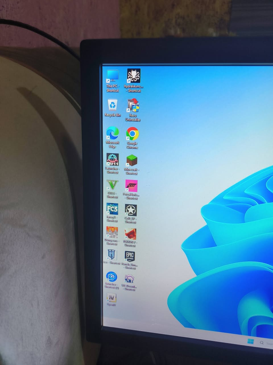 Pc للبيع مواصفات مذكوره بصوره
انطيك هارد بي احسن للعاب موجودات بصوره مع كيبورد وماوس اصلي و شاشه فول hd 60 هرتز تنكسر سرعته 75 هرتز سعر خاص


**إذا كنت صاحب هذا الإعلان وتريد حذفه لأي سبب، رجاءا أرسل رسالة إلى الدعم الفني**