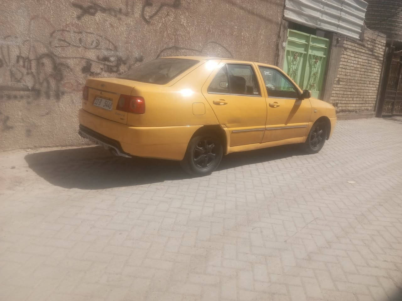 سلام عليكم 
شيري كوين 
مديل 2011
سياره محوره كير مكينه بيكاجوو
السياره ما مبدل بيها ي شي لا صبغ ولا ظربه عده الدوس مصبوغات السياره كير مكينه تبريد ثلج كله مكفول تحويل مباشر السياره بسمي مصفره ه‍يئه و غرامات رقم نكليزي تخم تأير جديد ي نقص مابيها مكاني بغداد مدينه الصدر 
السعر 35 وبيها مجال قليل 
***********
