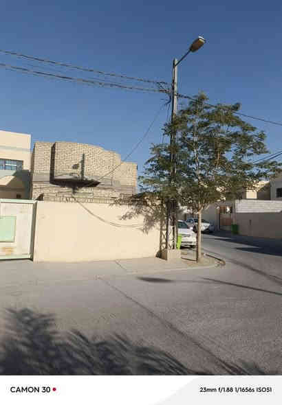 #ملاحظة_ينباع_على_المصرف_العقاري

بيت 147 متر 
قرية الغدير الاولى
بلوك 127
دار 26

غرفة 4*5
مطبخ 4*4
صالة 5*7
استقبال 4*5
كراج حوالي 35 متر مربع
اساس رفت 
بناء طابوك جمهوري
السكف صب
غرفه فوك 4*5 سقفها شيلمان
النواقص
لبخ من الخارج
الدرج ما مغلف 
البيت ركن 
امامه ساحة صغيرة
***********
#السعر_175
  
الضلع على الساحة 5 متر 
الضلع على الجيران 20 متر 
الضلع على الفرع 21 متر 
الضلع بالكفه 10 امتار 
هاي ابعاد القطعه
ينباع على المصرف العقاري اذا معاملة جاهزة

((يرهم مراوس بالميرات 2 // مساحة 250 متر))
