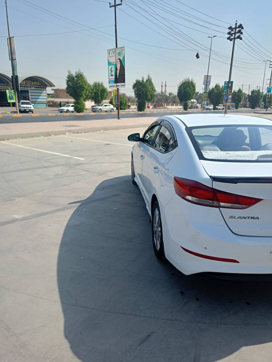 النترا ٢٠١٧ خليجي رقم بغداد الماني باسمنا بيها كرت بلبنيد وباب السائق نص صبغ الباقي شوفت عين كفاله من اي تبديل وصبغ غير مذكور سياره جاهزه وخيرر من الله فول مواصفات عده البصمه السعر 135 للاستفسار *********** النجف, العراق
