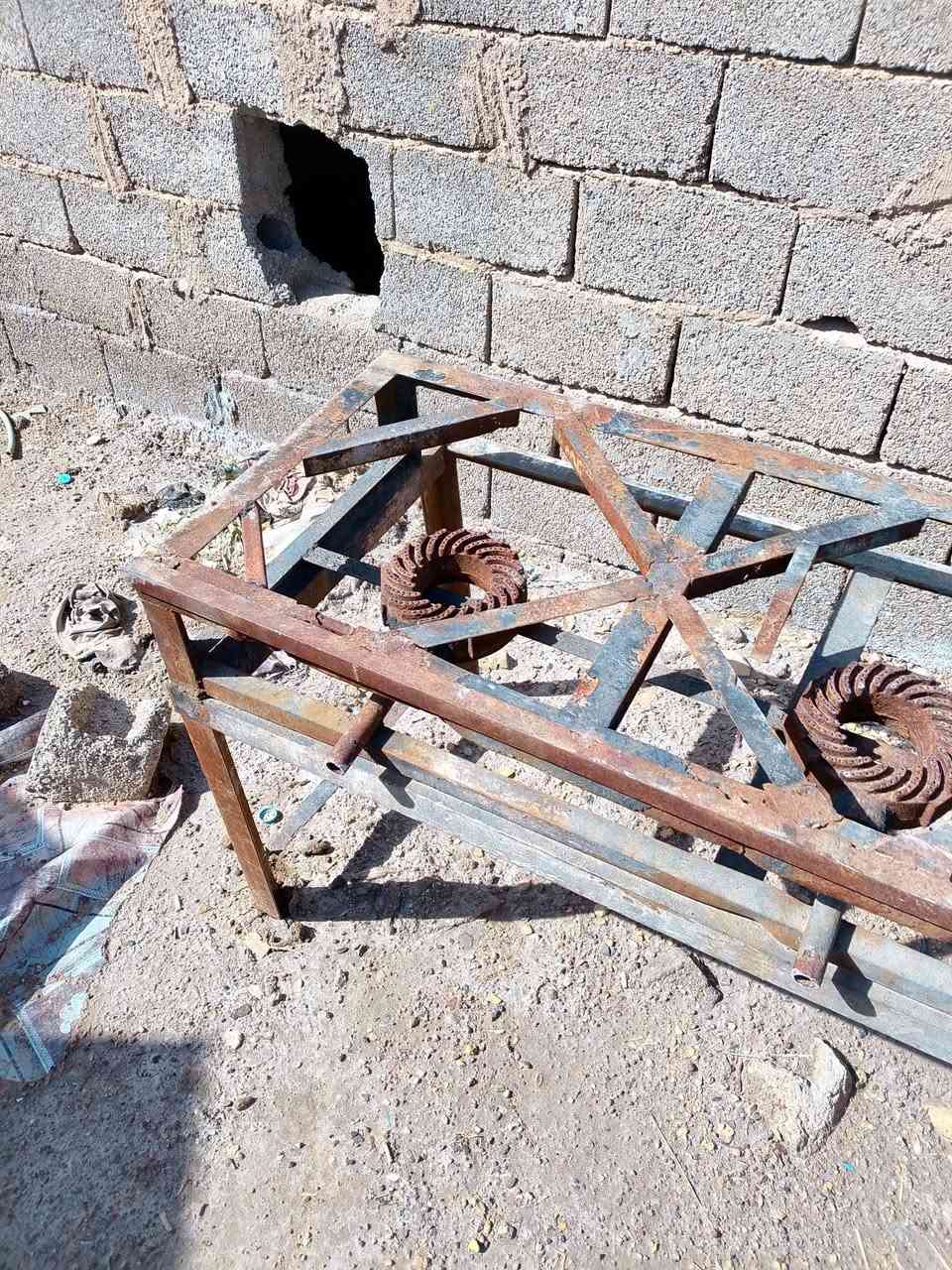 السلام عليكم زوجه طباخات للبيع طباخ نظيف نظافه 80%
يوجد ضفيره اربع خطوط زائد خطين احجام من الاربعين وقوه مكان الكوت حي الجهاد
***********
