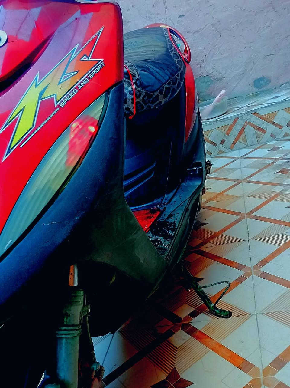 سلام عليكم دراجه ماكس عدله ياباني للبيع.
 شغاله سلف هندر باي وقت. 
مزوده بوشه 55بلادي. شلعه ومعدل يخبلان. كهربائيات كلها شغاله  
وياله رياضي اصلي 
يدات  سكليتر  رياضي. 
شيال رياضي 
بك لايت رماش رياضي سبع الوان .كلوبات رماش امامي سبع الوان 
صالنصه بلادي الاصليه. 
كلج امامي رياضي وكلجات خلفي هم. 
دبلات امامي خلفي رياضي
سبايدر رياضي. قبق عنبار رياضي. 
تايرات جيلاتين جدد مبدلهن 
السعر: 375وبيها مجال.(متوازي على بيعتها) 
مكان: كربلاء البوبيات. 
الرقم: ***********.وبي ويتساب
