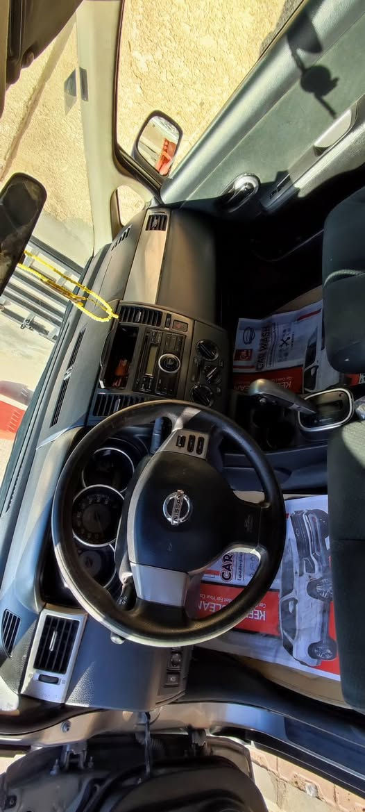 نيسان فيرسا 2012 كيرat تبريد ثلج ضايف مروحه اماميه صدر جديد دبلات جدد مشط جديد منضومه بريك جديده مبدل حته العنبار مصفر فلنجات تغليف الارضيه جلد زائد عازل حراري مع القماره باتري جديد كهربائيات كله شغاله مابيها اي جطل ضربتها بامريكا خلفي يعني بيها صبغ الجاملغات الخلفيه وقبق الجنطه نفسه ممبدل ليبل واحد السياره عده الباب بلعراق مبدل وره العبري السياره بسمي السعر 83وبيها مجال بسيط المكان كوت ***********
