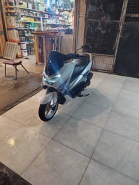 دراجه للبيع الماكس ياباني مقبوله كفاله عامه ماشيه ٧الف بغداد غزاليه ٠٧...