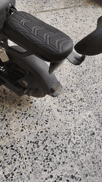 🎯 الفرصة لا تُعوَّض لمحبي السرعة والأداء!

مستخدمة شهرين 2 فقط لا تفوت الفرصة وشتريها سعر 550 الف دينار عراقي وبيها مجال ما تلكة نفساه لحك قبل لا تخلص الكمية لان قليلة بالوان عده اميزهن الاخضر الغامق وهاذا ليس السعر النهائي والاستفسار اتصال على هذا رقم او رسله رسال وسنرد عليك باسرع وقت ولا تضيع هاذه الفرصة امتلاك وحش لا يعوض في هذا السعره وهذا هو الرقم  *********** متواجدين على الوتساب و على الهاتف 

تعلن عن بيع دراجة ياماها R9 بحالة ممتازة وبمواصفات تخطف الأنفاس.
إذا كنت تبحث عن القوة، الأناقة، والثبات على الطريق، فهذه الدراجة هي خيارك الأمثل.

✨ أبرز المميزات:
✅ محرك سريع الاستجابة – أداء عالي يتكيف مع مختلف الظروف.
✅ تصميم رياضي حديث – يلفت الأنظار بخطوطه الحادة وألوانه الجذابة.
✅ نظام فرامل متطور – لأقصى درجات الأمان والثقة أثناء القيادة.
✅ خفيفة الوزن – تُتيح لك المناورة بسلاسة سواء في المدينة أو على الطرق السريعة.
✅ صيانة دورية منتظمة – محفوظة بدقة ومضمونة الأداء.

🚀 خيار مثالي لمحبي:

· السرعة والمرونة.
· التميز بين الدراجات النارية.
· الجمع بين المتعة والموثوقية.

📌 سعر منافس جداً (يُتفاوض بحدود معقولة للمشتري 550الف دينار عراقي وبيه مجال للطيبين الجاد).

📞 للجادين فقط – الاستفسار عبر الخاص. *********** على طريق واتساب و الهاتف

لا تفوت فرصة امتلاك وحش الطرق بمواصفات قمة وتكلفة معقولة! 🏍️⚡
