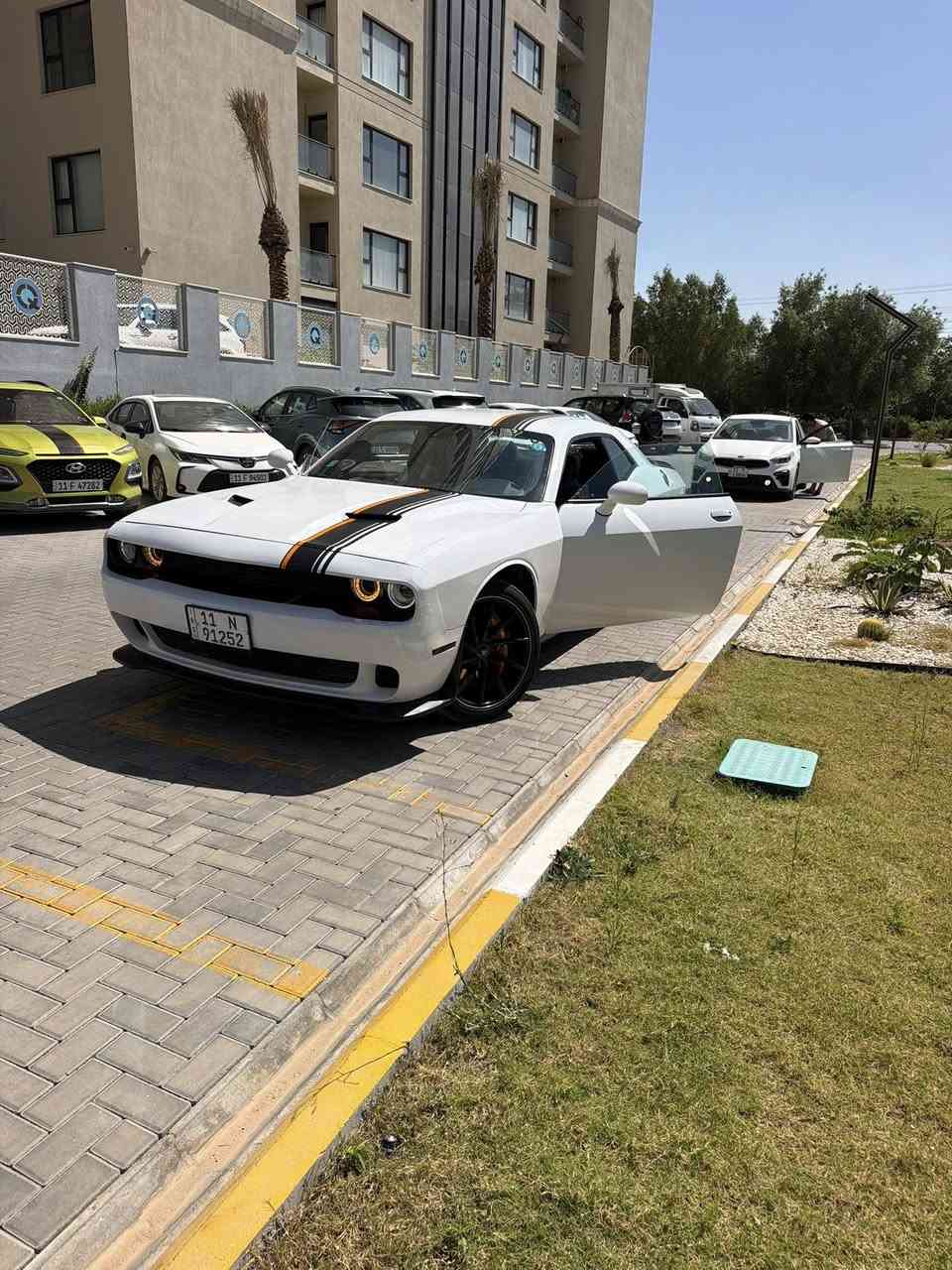 للبيع جالنجر sxt موديل 2018
رقم بغداد الجديد شرط التحويل 
محرك 6 سلندر 3600

كير محرك تبريد كفاله 
شاشه كار بلي
كشن السايق كهرباء
مري تعتيم
تبريد خلفي
وباقي مواصفات المعروفة

حادث السياره دعاميه ونصبغ الجاملغ الأيسر فقط بدون ايرباك 

السياره حلوه وجاهزه ع آخر حبه وعليها ادامه جديده وحداديه جديده 
ويل تو سايز حجم 20 وتخم تاير جديد

السعر 170 

مكان السيارة بغداد 
***********

