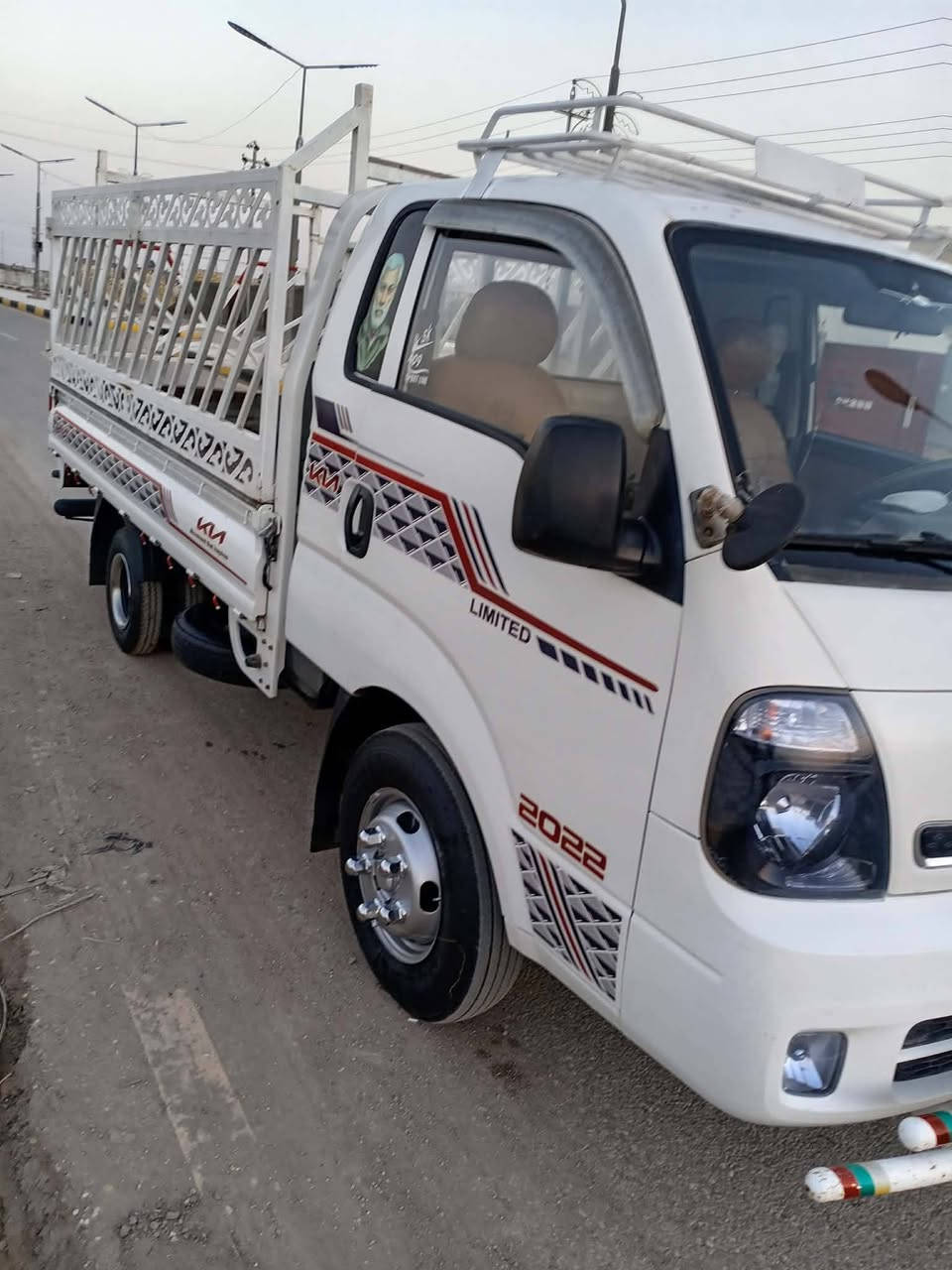 ال السلام عليكم فحل مديل  19 رقم نكليزي واسط كفاه عامه تخم تأتر شاصي مكفول رقم شاصي واضح سنويه الئ 30 سعر 140 بي مجال رقم هاتف ه‍ ***********
