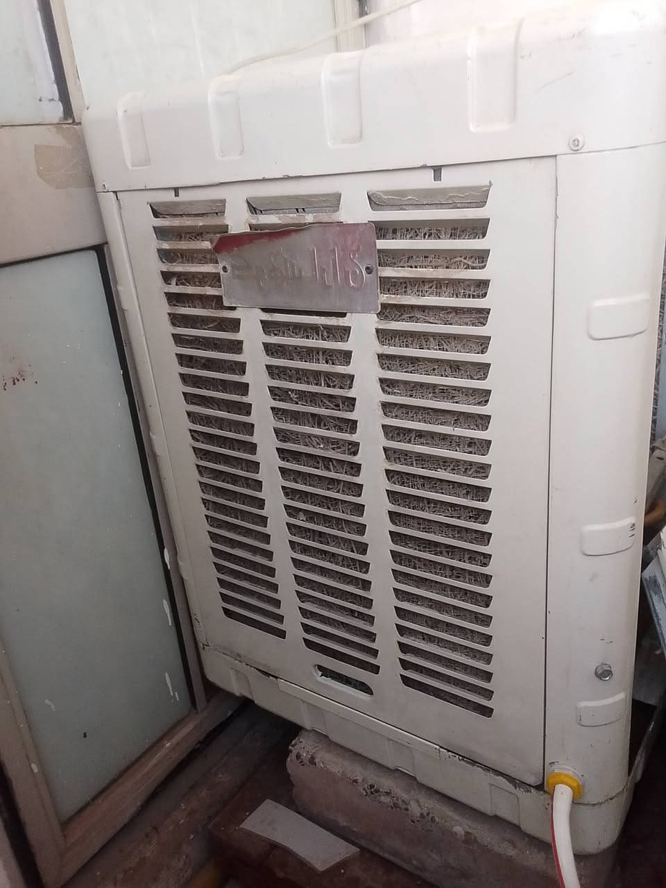 مبرده واحد ونص مشتغله موسم واحد حيل نضيفه مابيها اي خيسان ولاصبغ وكامله حتى كش وطواف بيها وماطور شركه اصلي نحاس سرعتين ب90الف وبيها مجال عنوان شقق الخضراء***********
