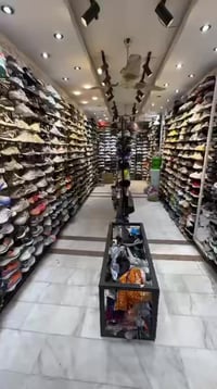 احذيه ( باله ) ماركات عالميه رياضيه نساءيه ولاديه رياضيه بكافت الاحجام...