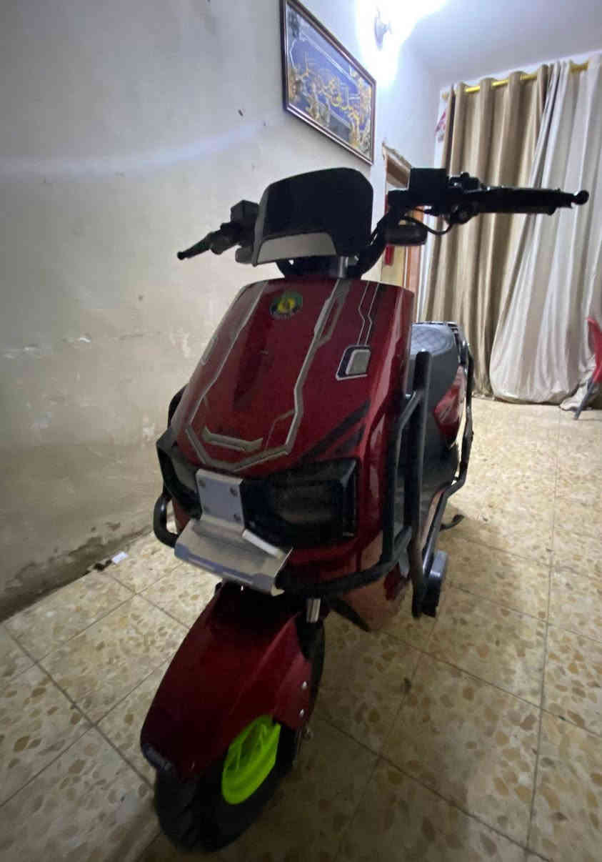 سلام عليكم 
دراجه شحن موديل2025
سرعه100
60V
2500 واط 
نضافه شاهد الله 99 اخو جديد 
اضاء LED شاشه تقرا عطلات ول سرعه ول كيلو متر ول شحن دراجه ماشيه 150 بس 
ويلات رياضي 
سعر 875 الف قابل للتفاوض 
مكاني نجف للستفسار موصفات اكثر رقمي واتساب
***********   ***********
