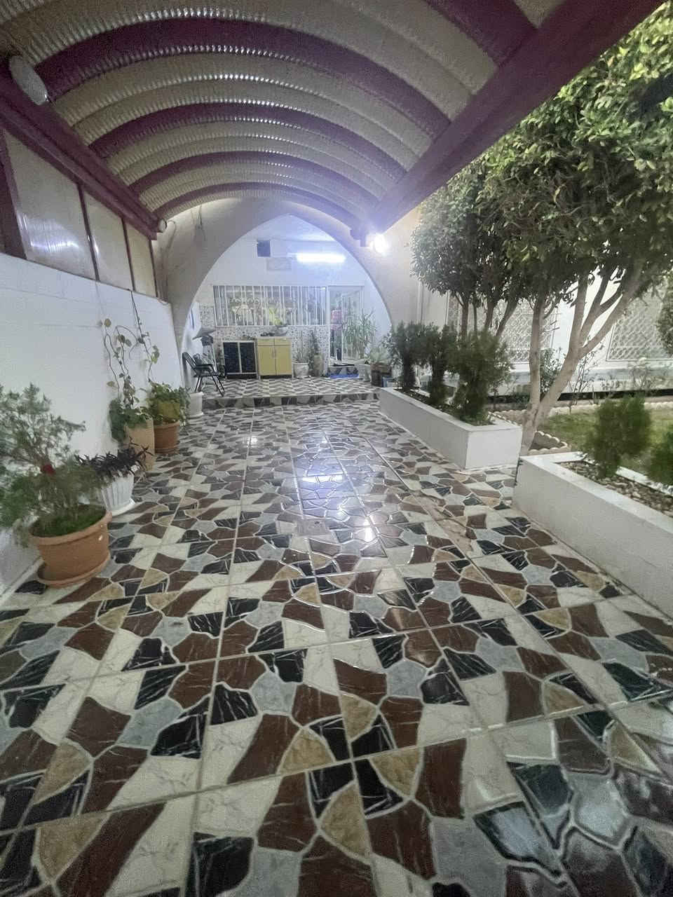 دار للبيع طابو ملك صرف بأسم شخص واحد

الدار جداً نضيف ويُباع بسعر قطعة ارض
♦️المساحة 400 متر واجه 20 متر

♦️الموقع كركوك واحد اذار قرب الفلكة 

بناء 2006 شارع 12 متر 

يحتوي الدار
الطابق الأول  ع حديقة وكراج واستقبال و3 غرف نوم ومطبخ وصحيات مع سرداب غرفة وحدة مخزن

طابق ثاني غرفتين نوم وصاله وصحيات 

💵💵السعر ع الأتصال لطفاً 💵💵

 1- التعامل يكون مع صاحب العقار الشرعي
2- المكتب  وسيط بين الطرفين ولحفظ الأجراءات  القانونية والتأكد من صحة العقار قبل تسليم اي مبلغ بأشراف قانوني 
——————
3- الرقم الخاص بالمكتب للأتصال ***********
—————
4-موقع   المكتب كركوك حي الواسطي 
سايدين العمارة الخضره مقابل شقق الغاز               ومجاور دكتورة سلوى البياتي 
 🏦مكتب سُلطان العقار 🏦 
 بأدراة أستاذ سيف 
 للأتصال ***********
✅نستقبل جميع عروضاتكم السكنيه والتجاريه في كركوك 💯والترويج لها عبر الصفحه الخاصة بالمكتب
للأستثمار والتطوير العقاري  معنا نحو الأفضل المكتب مجاز من غرفة تجارة ونتعامل بأشراف قانوني
