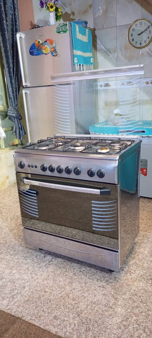 للبيع طباخ فريش مصري نظيف جدا مكان بغداد شعله ***********.
