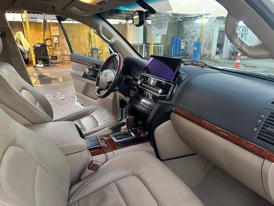 السلام عليكم
لاندكروز موديل 2012 للبيع
السياره نظيفه وكير ومحرك كفاله
بيه رش صبغ  مسافه صغيره بالجاملغ عكس السائق موضح بالصوره
تخم تاير Dunlop وبطاريه جديده
سنويه ولوحات جديده
رقم بغداد
السياره باسمي
للاستفسار الاتصال ع الرقم
***********
