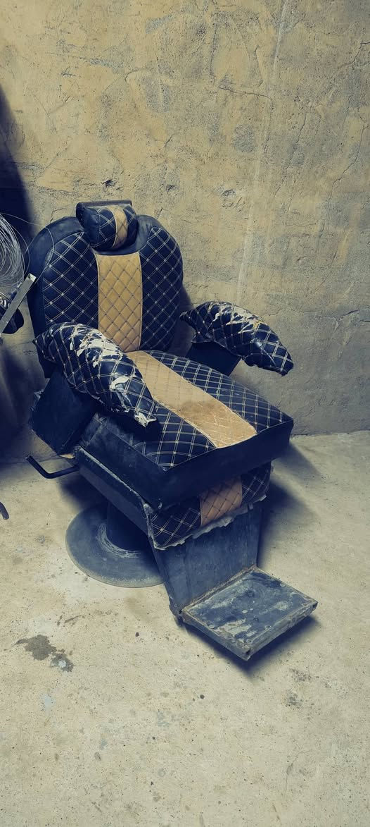 كرسي للبيع السعر( 75)شاري تعال خاص مكاني موصل الأيمن


**إذا كنت صاحب هذا الإعلان وتريد حذفه لأي سبب، رجاءا أرسل رسالة إلى الدعم الفني**