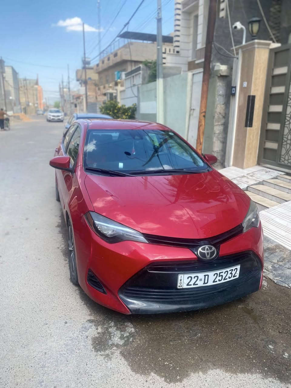 Toyota Corolla LE 2017 السلام عليكم كورلا
المحرك: 1.8 لتر 4 سلندر
ناقل الحركة: CVT أوتوماتيك
نظام الدفع: دفع أمامي (FWD)
نوع الهيكل: سيدان 4 أبواب
مواصفاتهه
كاميرا خلفية.
شاشة معلومات وترفيه 6.1 إنش.
بلوتوث ومداخل USB وAUX.
مثبت سرعة.
تحكم من المقود.
8 وسائد هوائية.
نظام مانع الانزلاق والثبات (VSC)
استهلاك وقود اقتصادي 15–17 كم/لتر.
ماشيه ٩٠ الف حادثهه فقط جنطه وبيهه طخه خفيفه بالباب الخلفي من الجهتين مثل مموضح بالصور 
السعر ١١٧ وبيها مجال بسيط مكان السياره الفلوجة الشارع العام
تواصل *********** 
بي واتساب
