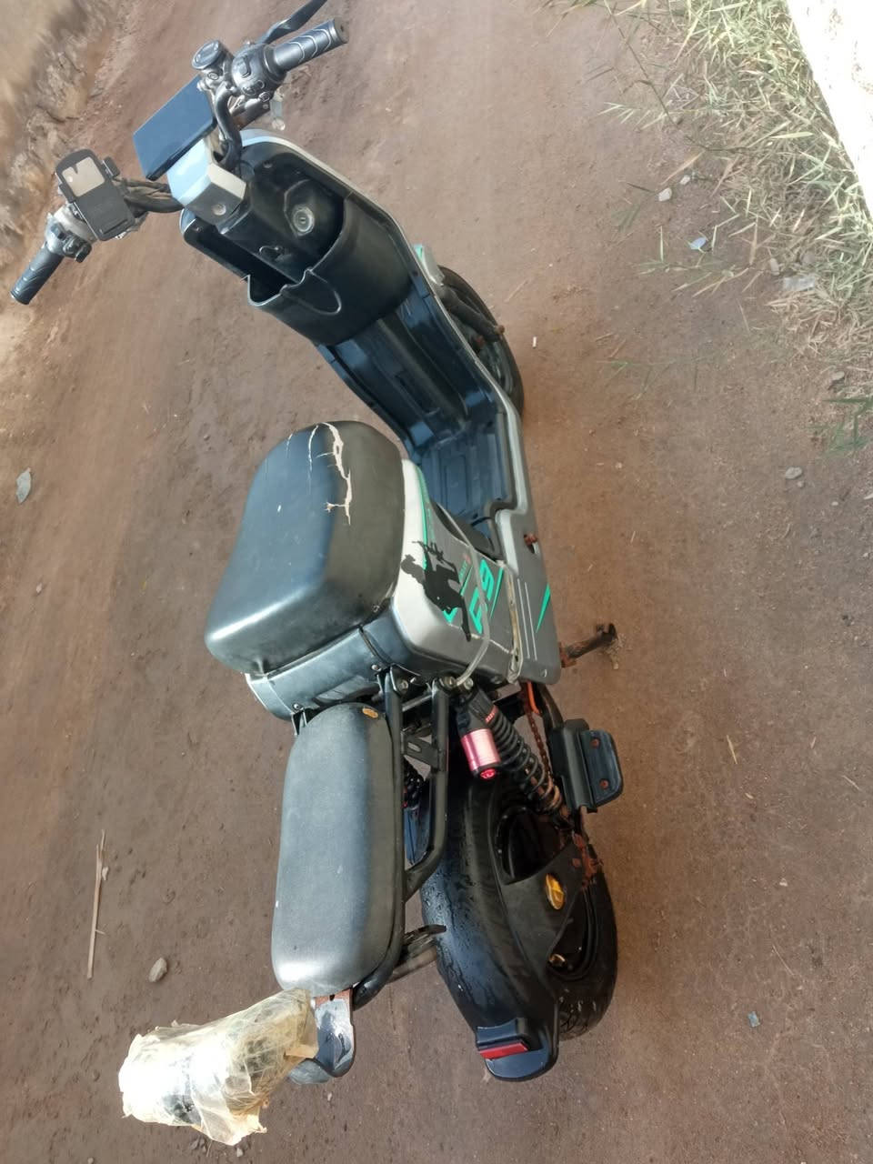 سلام عليكم دراجة R9 نضيفة ب 250 قفل او مراوس
بطاريات جدد بل جيس تجي وتشوفهن كبل شهر شديتهم 

مع سله ما شادها دراجة شلعتها قوية 
للا استفسار 0771618867 بي وات ساب عنواني بصره تنومه


**إذا كنت صاحب هذا الإعلان وتريد حذفه لأي سبب، رجاءا أرسل رسالة إلى الدعم الفني**