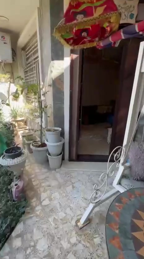 السلام عليكم
بيت للبيع مساحه ٢٠٠متر واجه ٨نزال ٢٥  بناء سنه ٢٠٢٠ سند مستقل بغداد جديده رقم ١٠ قرب كنسيه مارتوما للاستفسار اتصل عل رقم ***********
