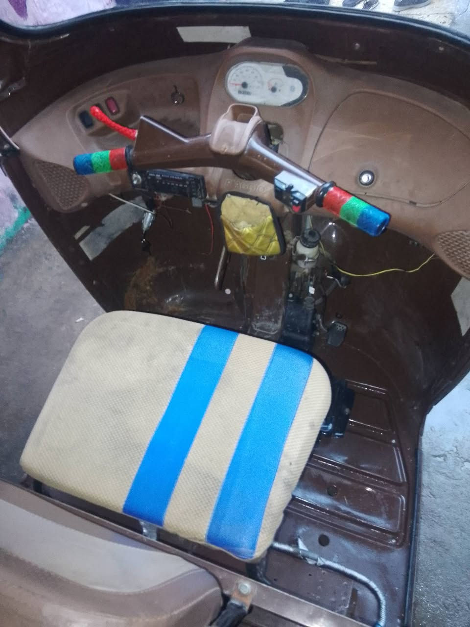 سلام وعليكم تكتك بياجو مديل23 محرك نضيف ولبدي شوف لعين ارقام نكليزي بصره مصفره من لقرامات راعيهه موجود العنوان بصره لقبله السعر3ونص لاستفسار اتصال  *********** موجود واتساب
