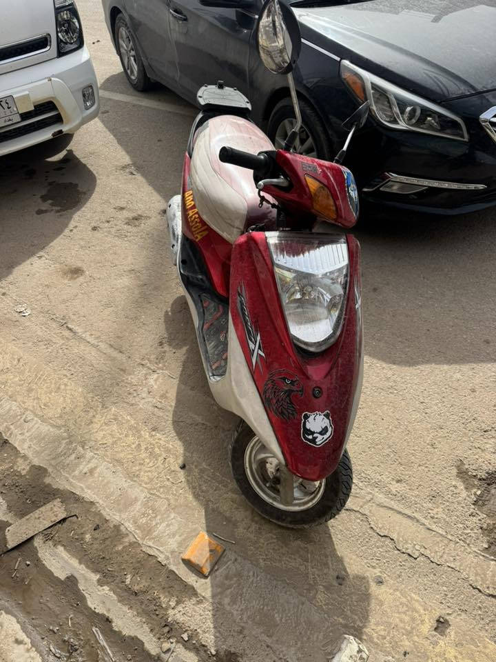 السلام عليكم دراجه للبيع  بريز لايت ناصي كابريتر اصلي كهربائيات كلها شغاله اي نقص مابيها مكينه فولل مامفتوحه وناعمه   رقم الهاتف***********
