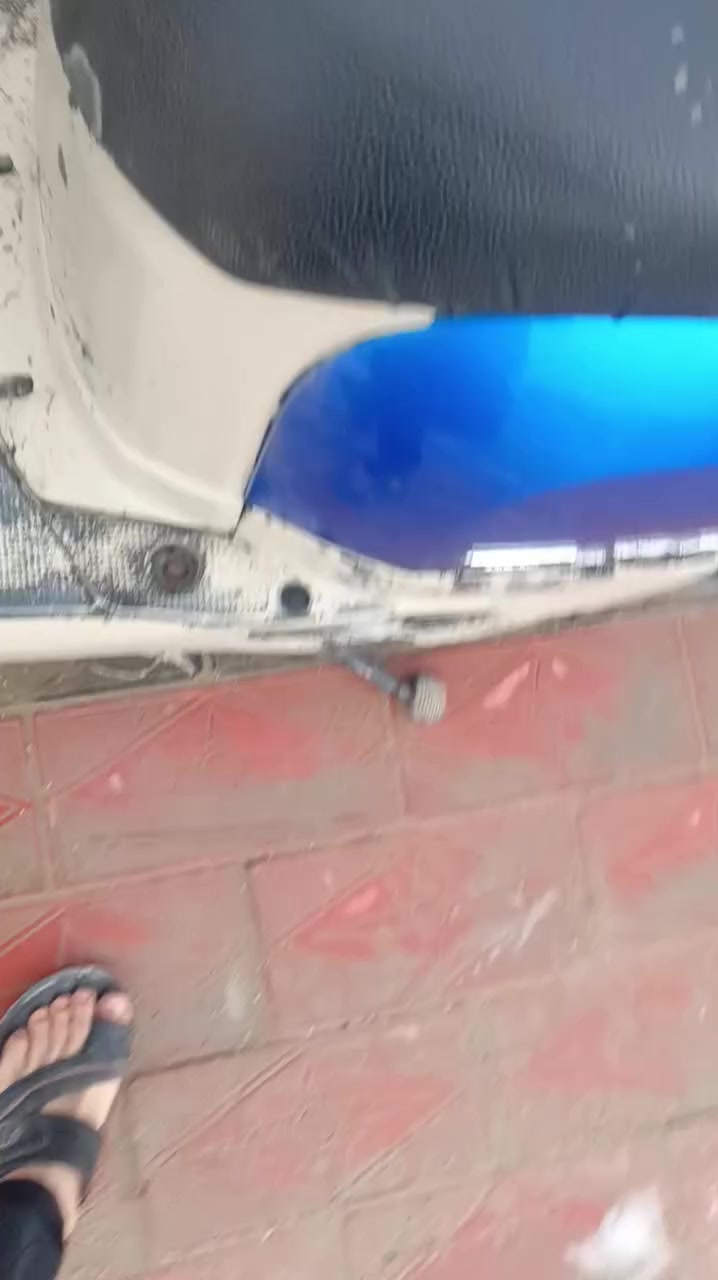 السلام عليكم بوليسي للبيع مفتوحه ولفات كلشي شغال بيها هندر وسلف لايتات اشاير شغالات مكاني الناصريه سوق الشيوخ 
للاتصال
***********
