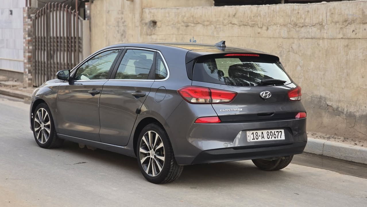 السلام عليكم للبيع هونداي النترا هاج باك موديل ٢٠١٨ وارد أمريكي نص فول مكينه ٢٠٠٠ ماشيه 42 حادث  موضح بلمنشور بلمنشور بدون دواخل  رقم بأبل دولي بسمي  السعر ١٠٩ وبيه مجال  الأتصال *********** مكان السياره حله حي الكرامه
